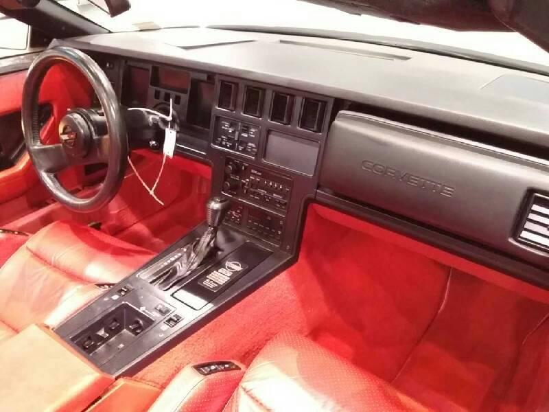 3rd Image of a 1988 CHEVROLET CORVETTE