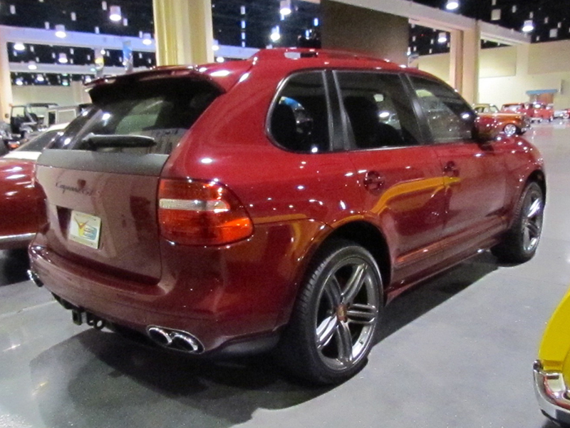 1st Image of a 2009 PORSCHE CAYENNE GTS