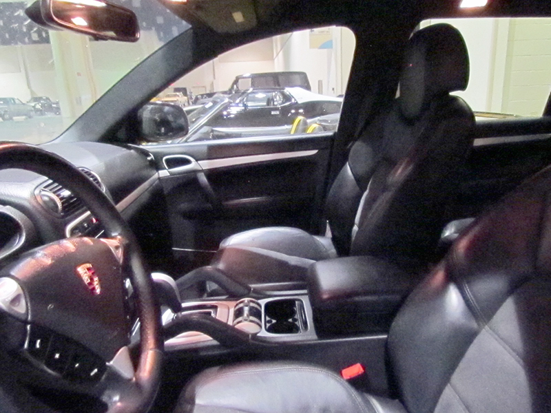 3rd Image of a 2009 PORSCHE CAYENNE GTS