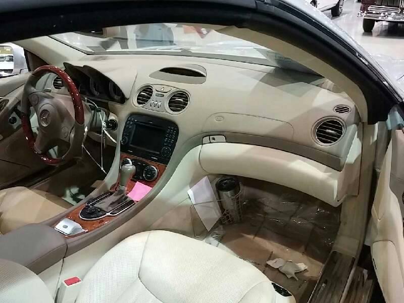 4th Image of a 2009 MERCEDES-BENZ SL-CLASS SL550