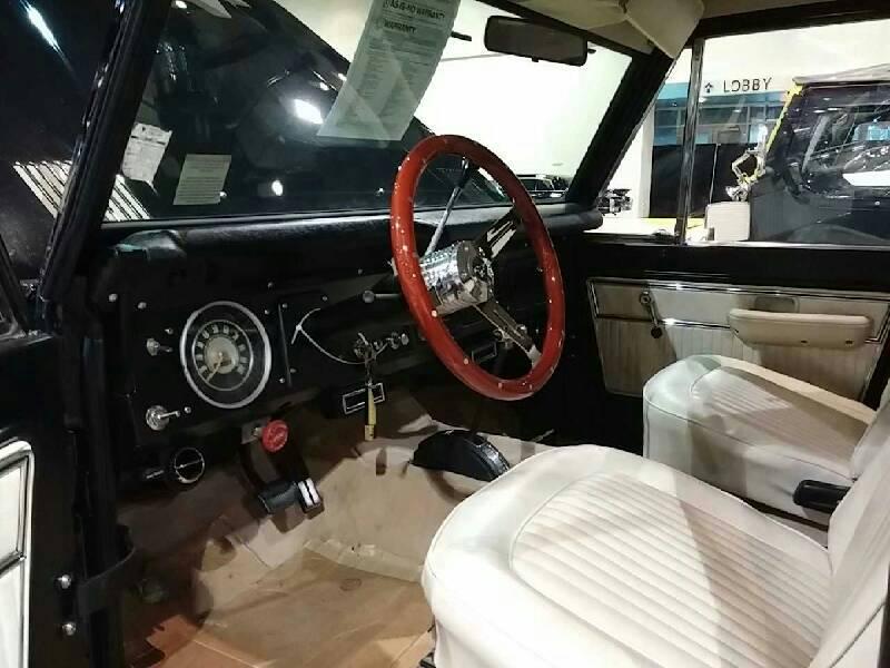 2nd Image of a 1973 FORD BRONCO