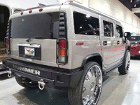 Image 2 of 5 of a 2004 HUMMER H2 3/4 TON