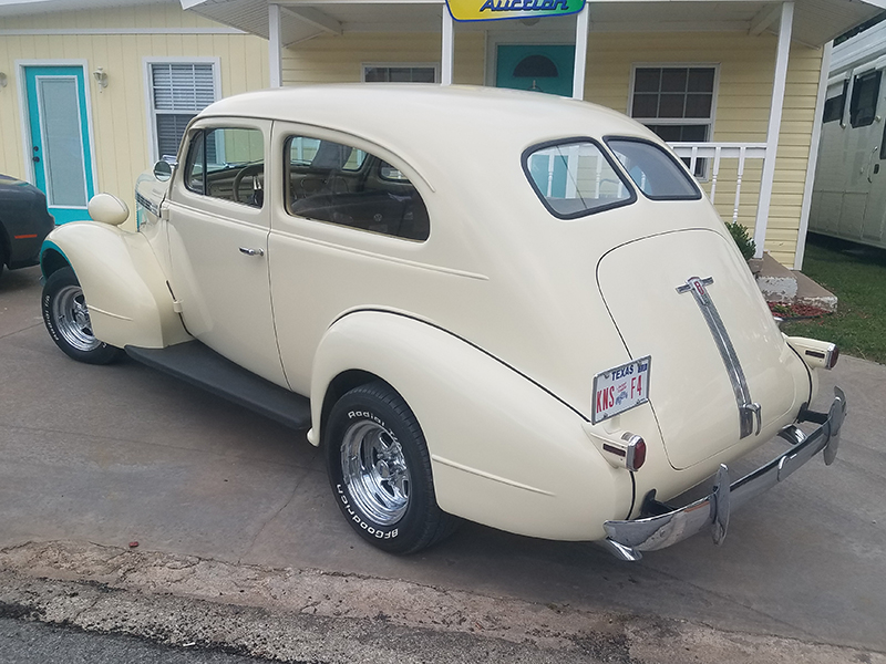 2nd Image of a 1937 PONTIAC DELUXE SIX COUPE