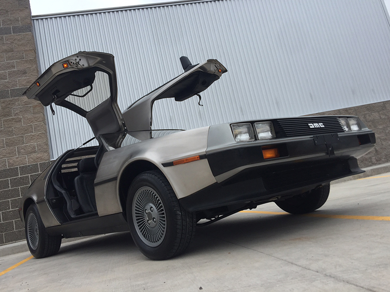 2nd Image of a 1981 DELOREAN DMC-12