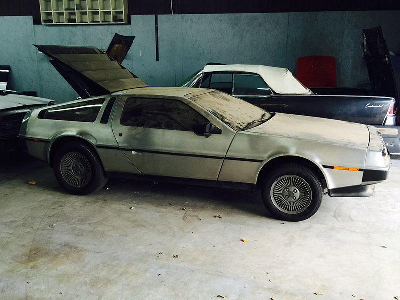 3rd Image of a 1981 DELOREAN DMC-12