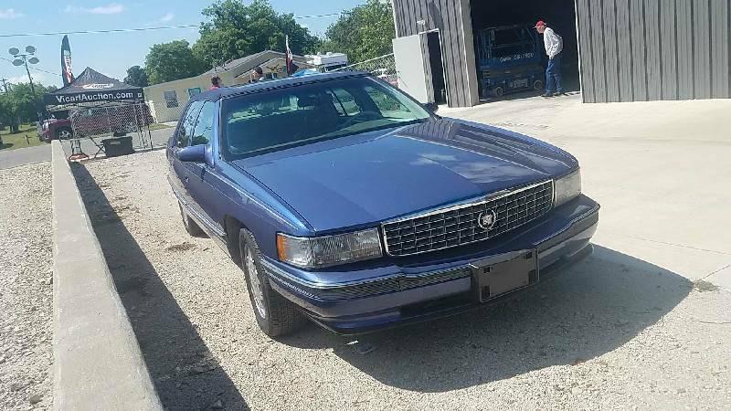 1st Image of a 1996 CADILLAC DEVILLE CONCOURS