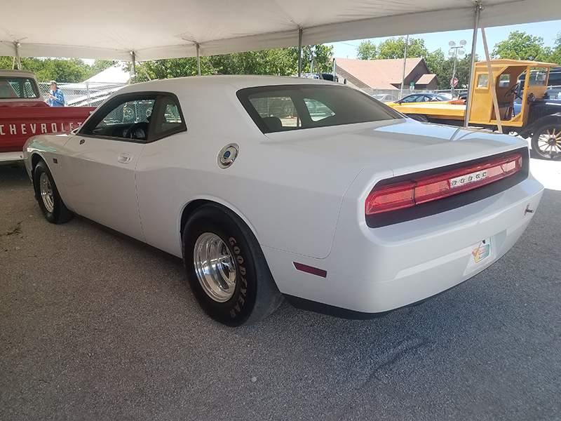 2nd Image of a 2011 DODGE CHALLENGER DRAG PACK