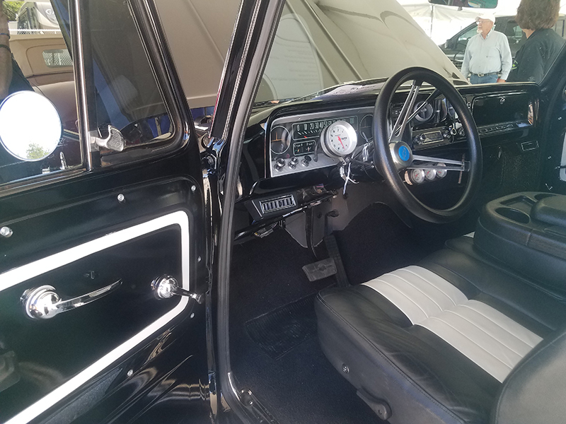 3rd Image of a 1966 CHEVROLET C10 CUSTOM