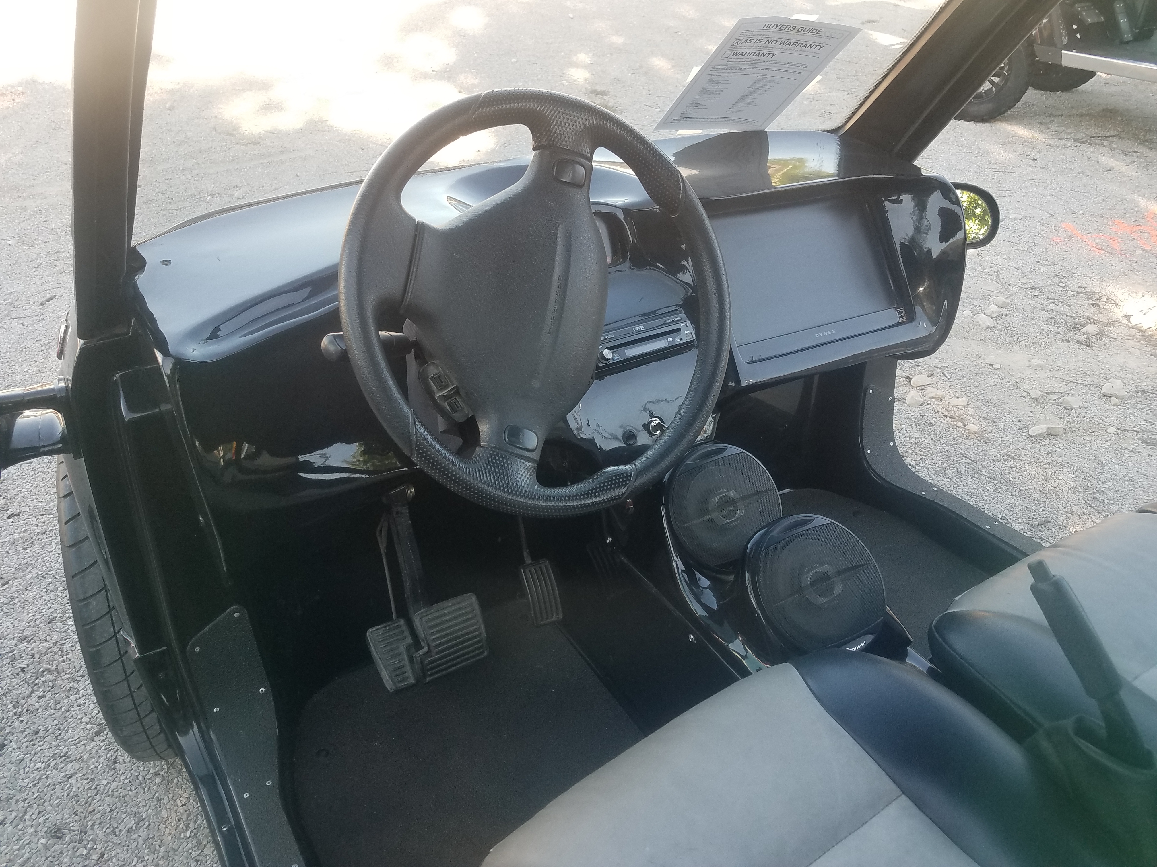 3rd Image of a 2010 BOMBARDIER GOLF CART