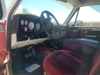 Image 3 of 5 of a 1987 GMC JIMMY V1500