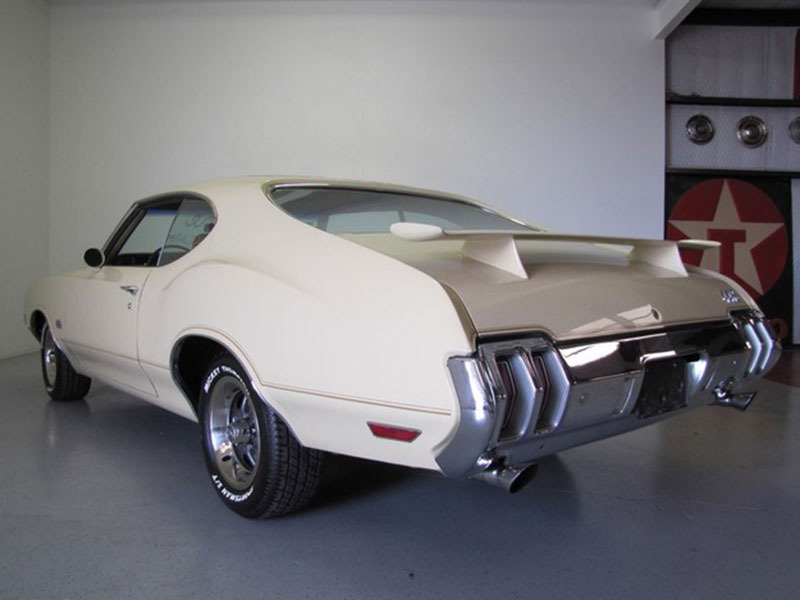4th Image of a 1970 OLDSMOBILE 442