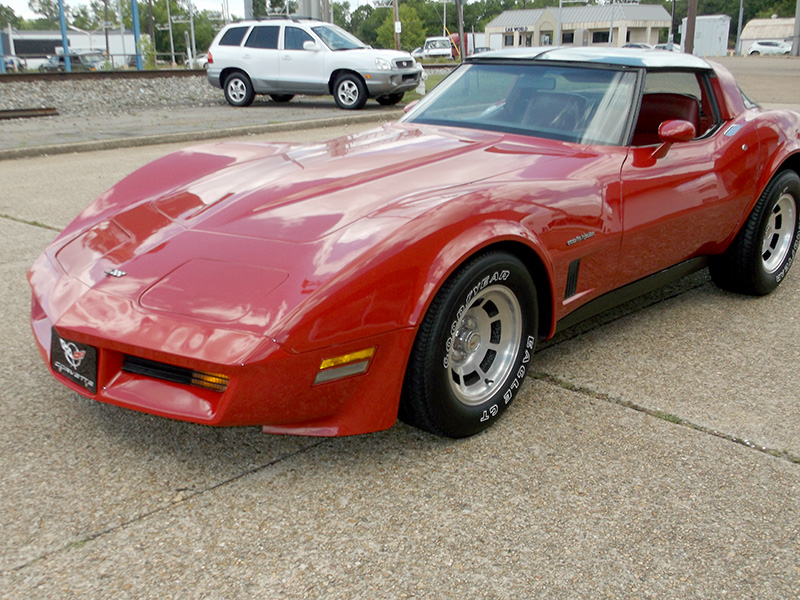 1st Image of a 1982 CHEVROLET CORVETTE