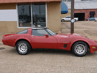 Image 5 of 6 of a 1982 CHEVROLET CORVETTE