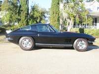 Image 10 of 25 of a 1967 CHEVROLET CORVETTE