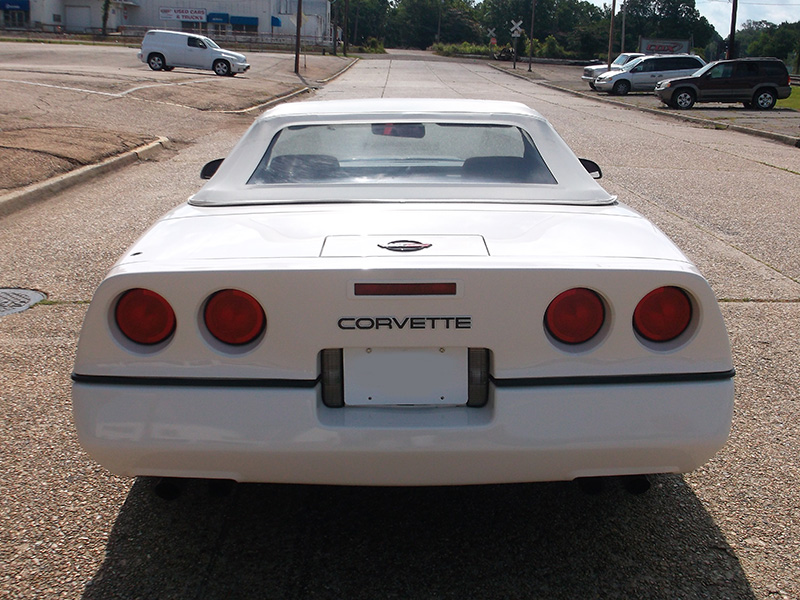 4th Image of a 1988 CHEVROLET CORVETTE