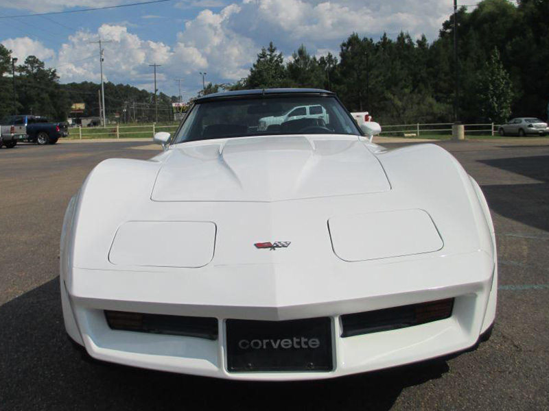 3rd Image of a 1982 CHEVROLET CORVETTE