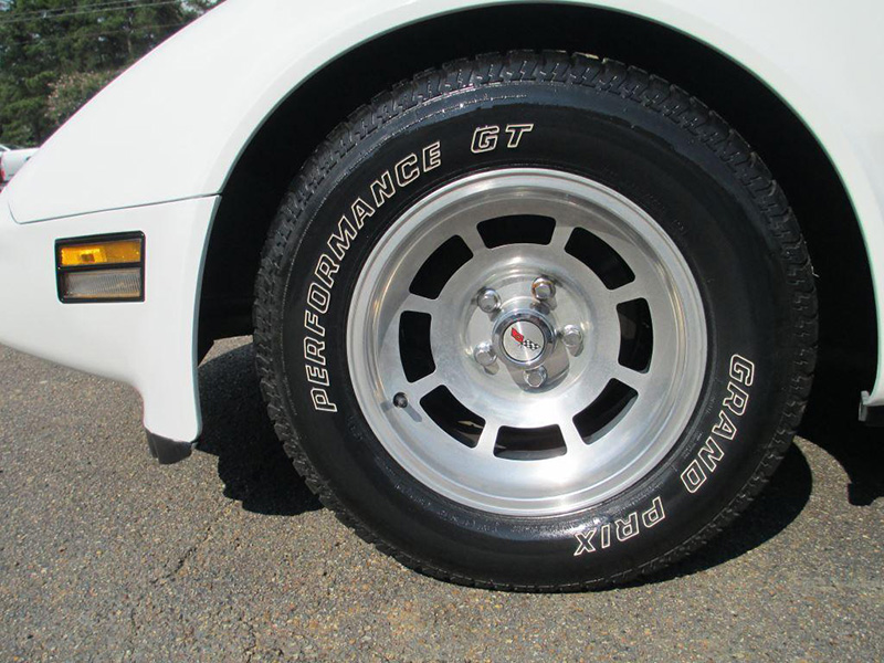 18th Image of a 1982 CHEVROLET CORVETTE