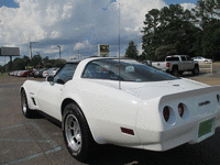 Image 5 of 19 of a 1982 CHEVROLET CORVETTE