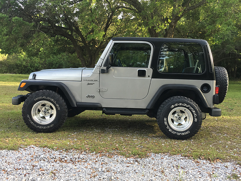 2nd Image of a 2000 JEEP WRANGLER SE