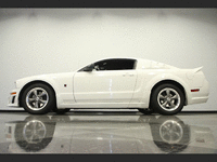 Image 3 of 10 of a 2005 FORD MUSTANG GT