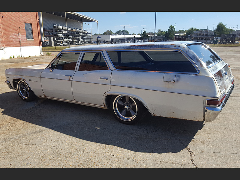 3rd Image of a 1966 CHEVROLET IMPALA