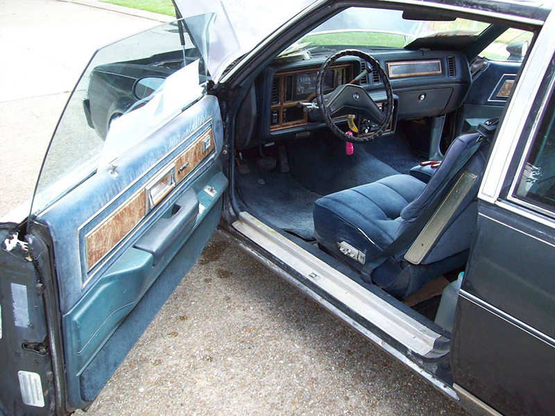 3rd Image of a 1985 BUICK REGAL LIMITED