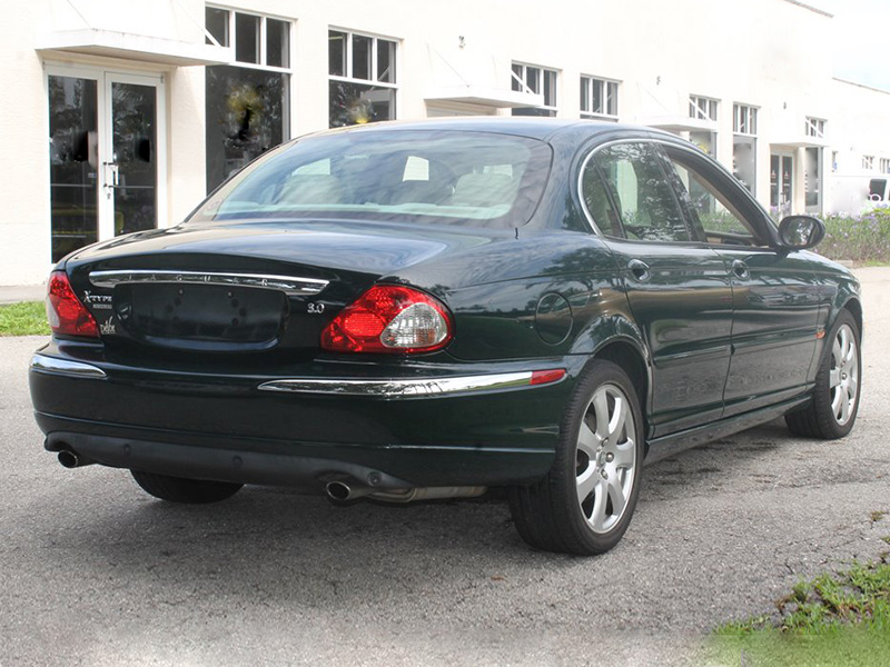 4th Image of a 2004 JAGUAR X-TYPE