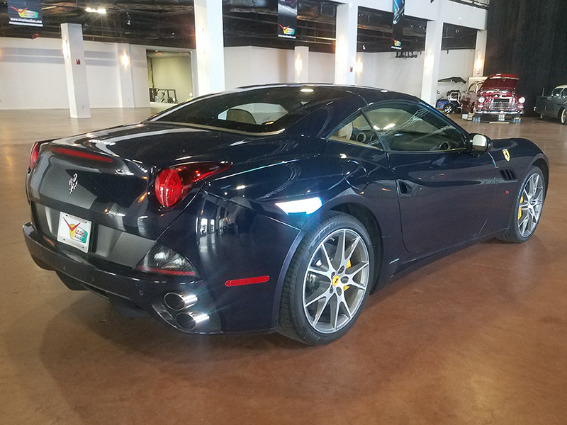 2nd Image of a 2010 FERRARI CALIFORNIA USA SPYDER