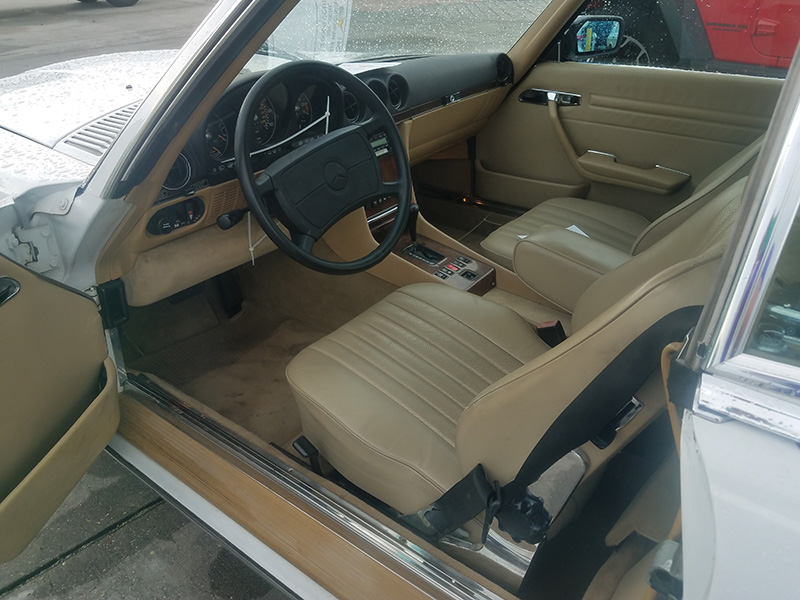 2nd Image of a 1989 MERCEDES-BENZ 560 560SL