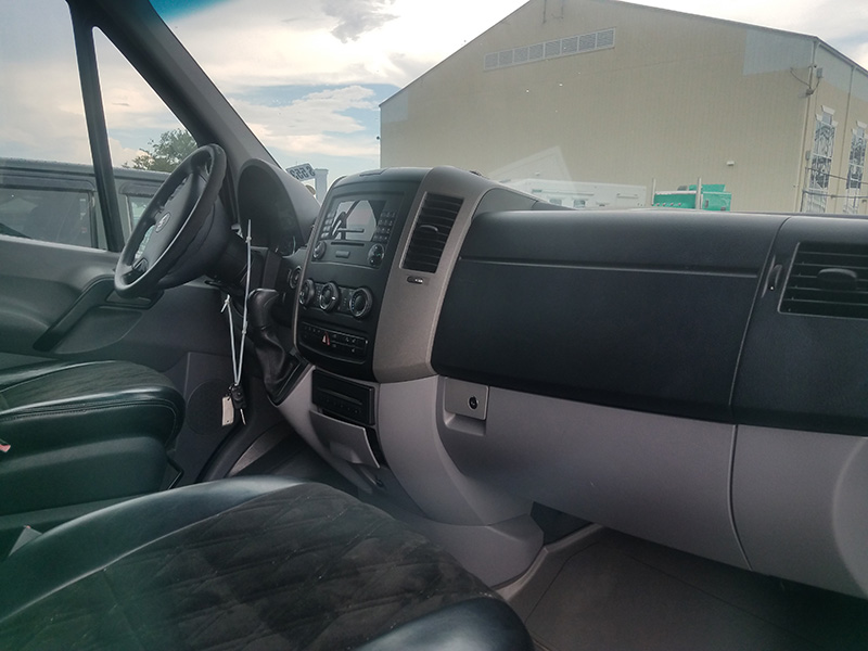 2nd Image of a 2008 DODGE SPRINTER 2500