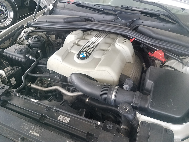 5th Image of a 2005 BMW 6 SERIES 645CIC