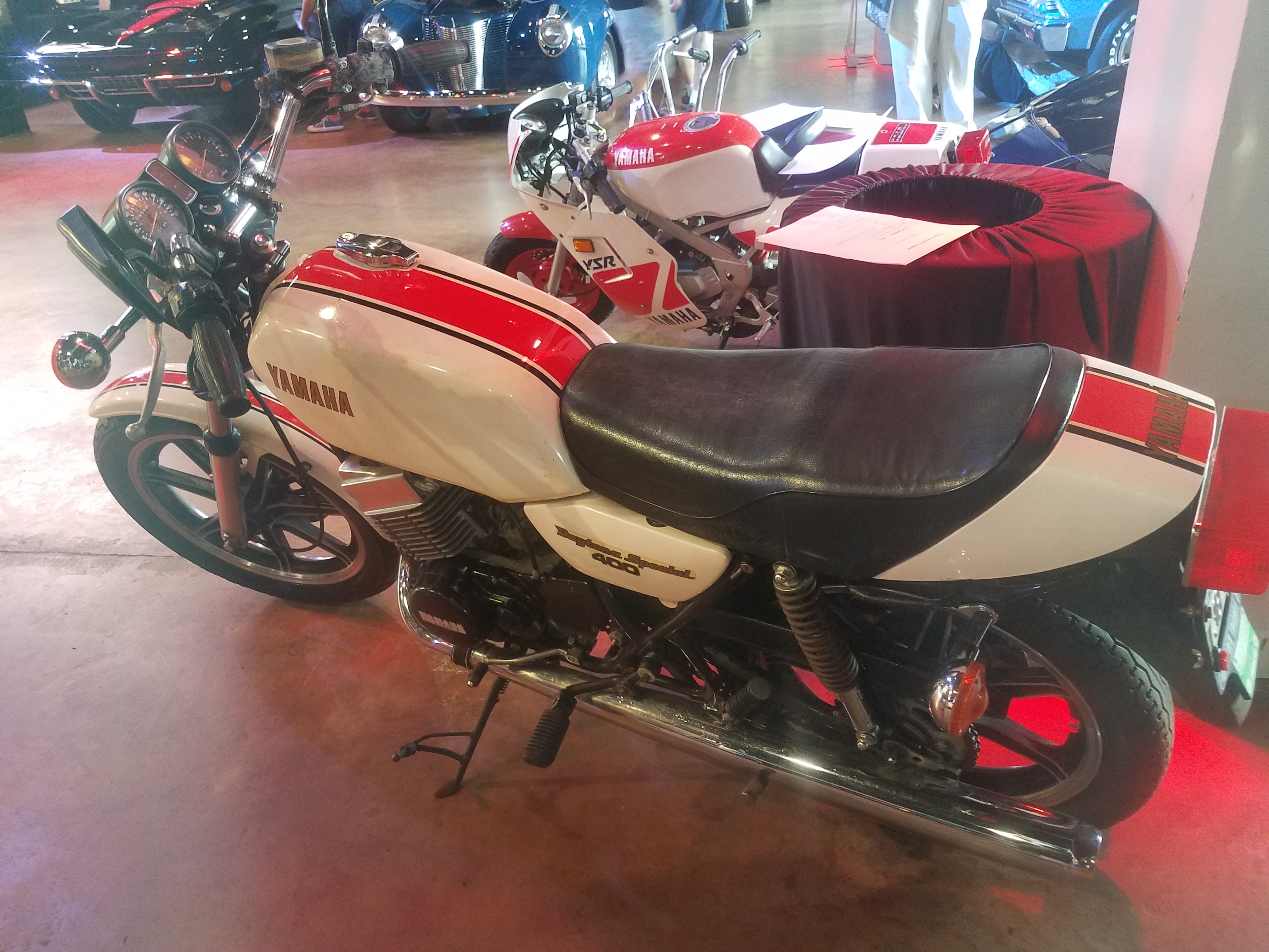 2nd Image of a 1979 YAMAHA RD400 DAYTONA SPECIAL