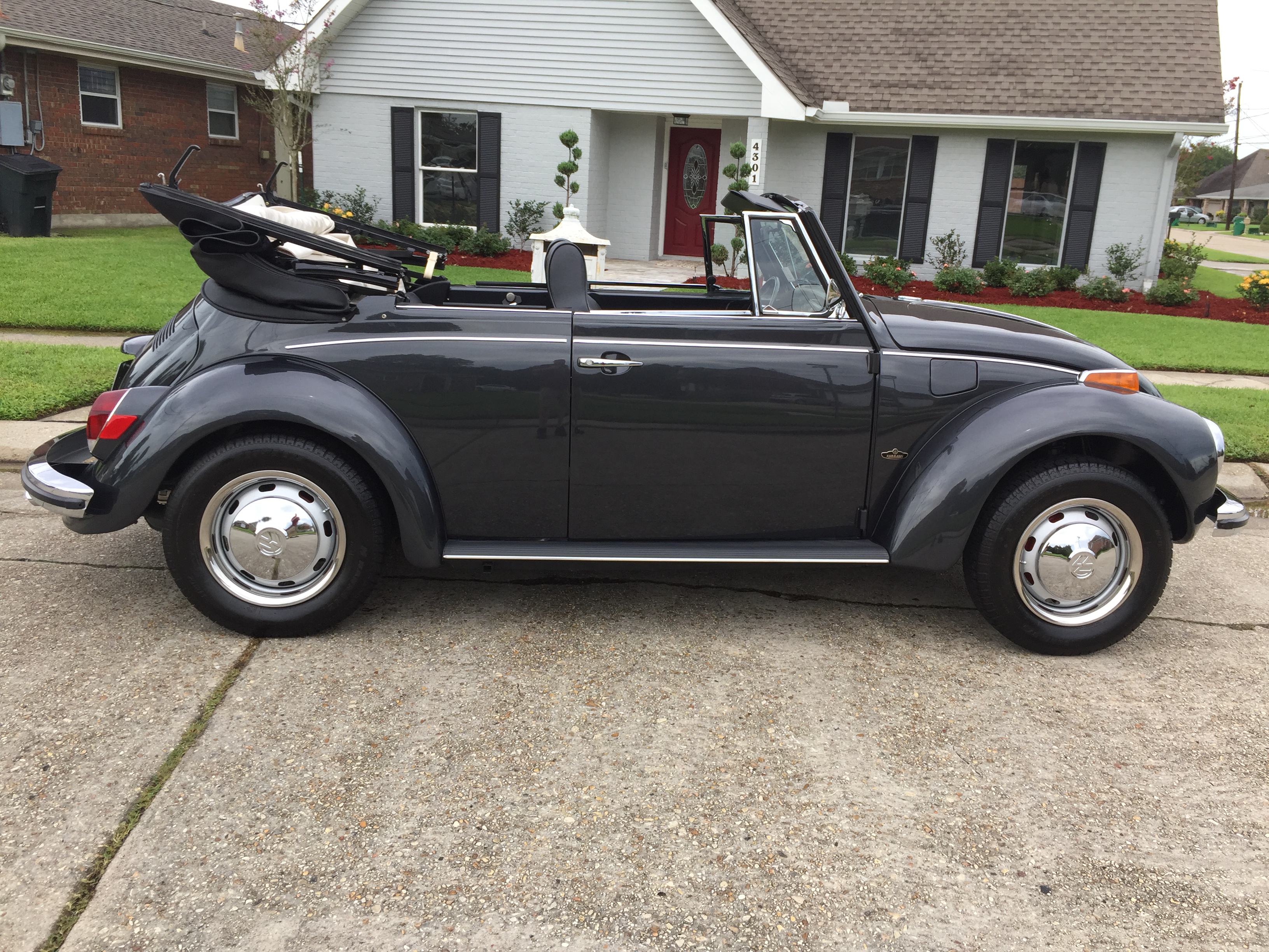 2nd Image of a 1971 VOLKSWAGEN SUPER BEETLE