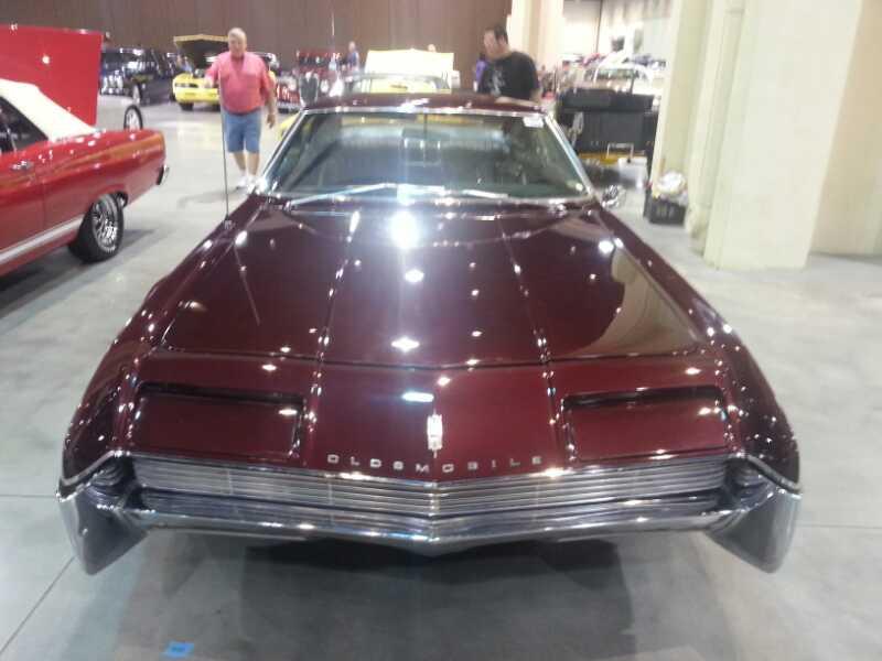 3rd Image of a 1966 OLDSMOBILE TORONADO