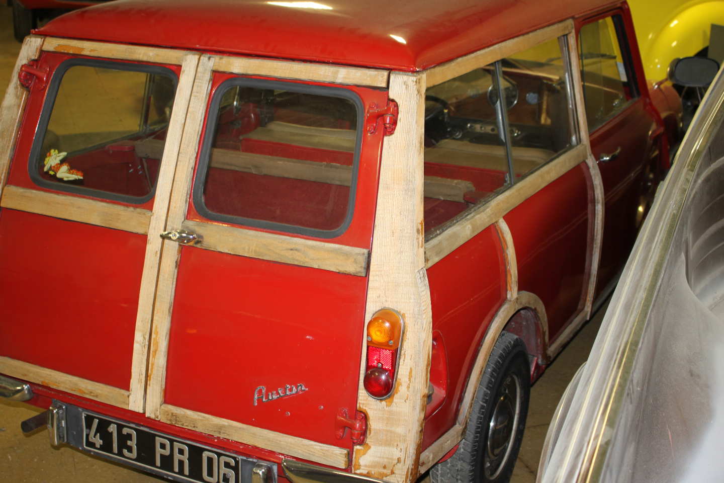 2nd Image of a 1965 AUSTIN 850