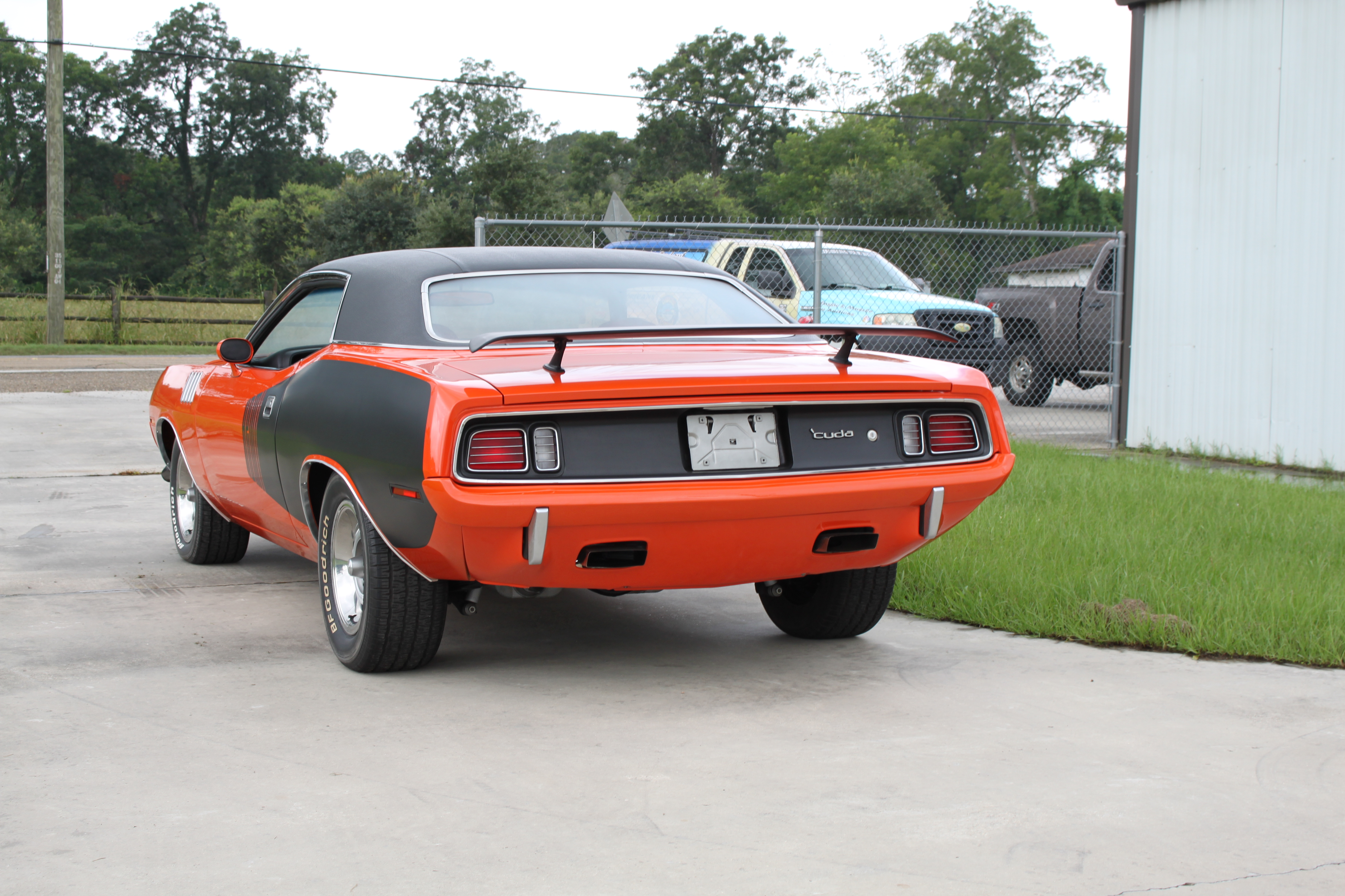 2nd Image of a 1971 PLYMOUTH BARRACUDA