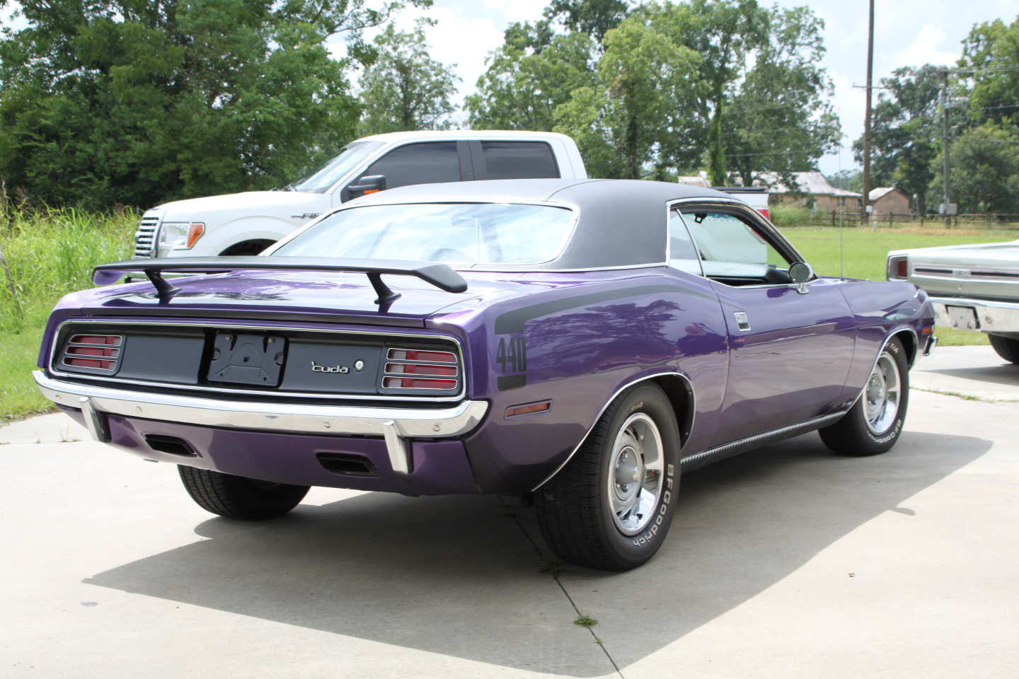 3rd Image of a 1970 PLYMOUTH BARRACUDA