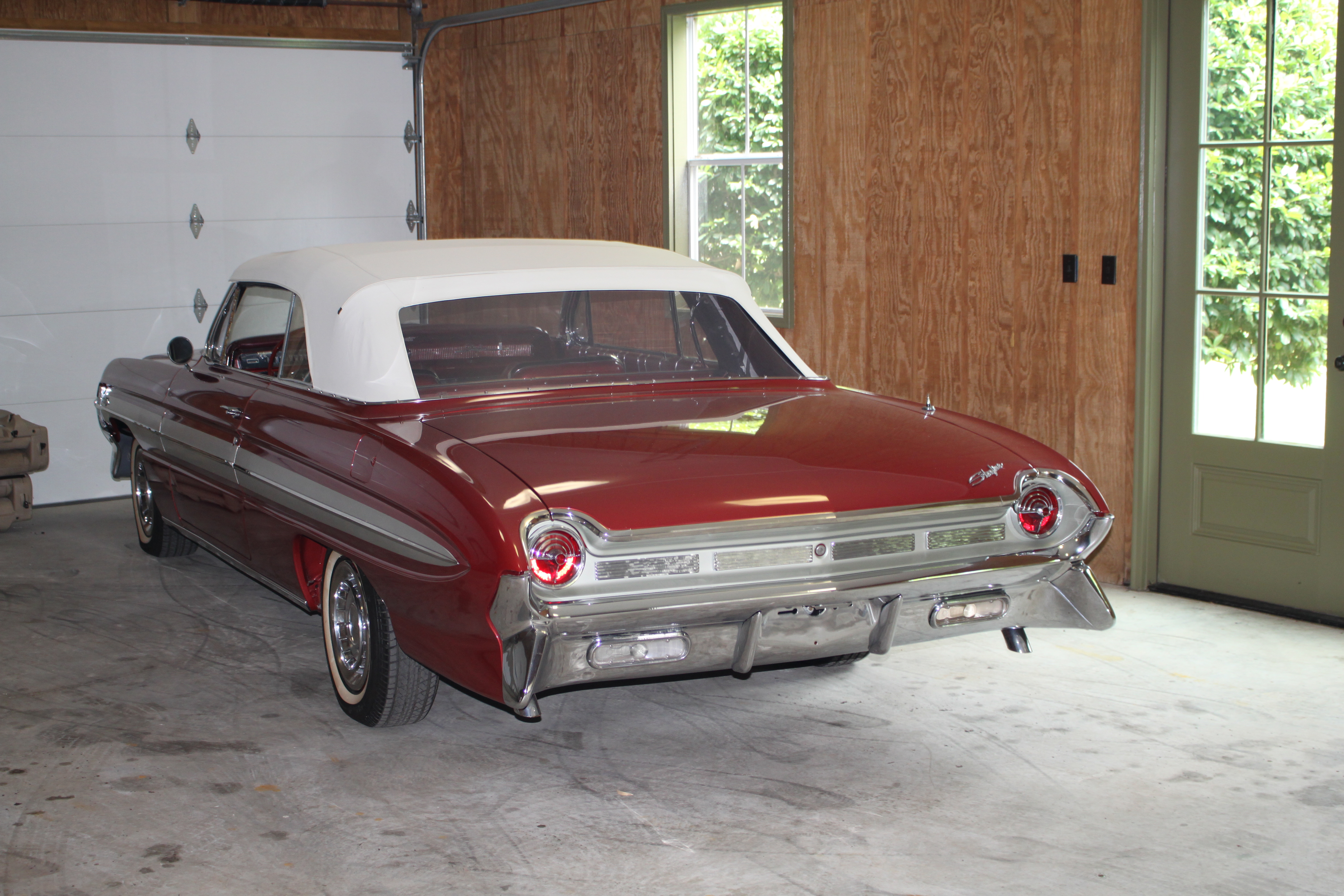 3rd Image of a 1961 OLDSMOBILE STARFIRE