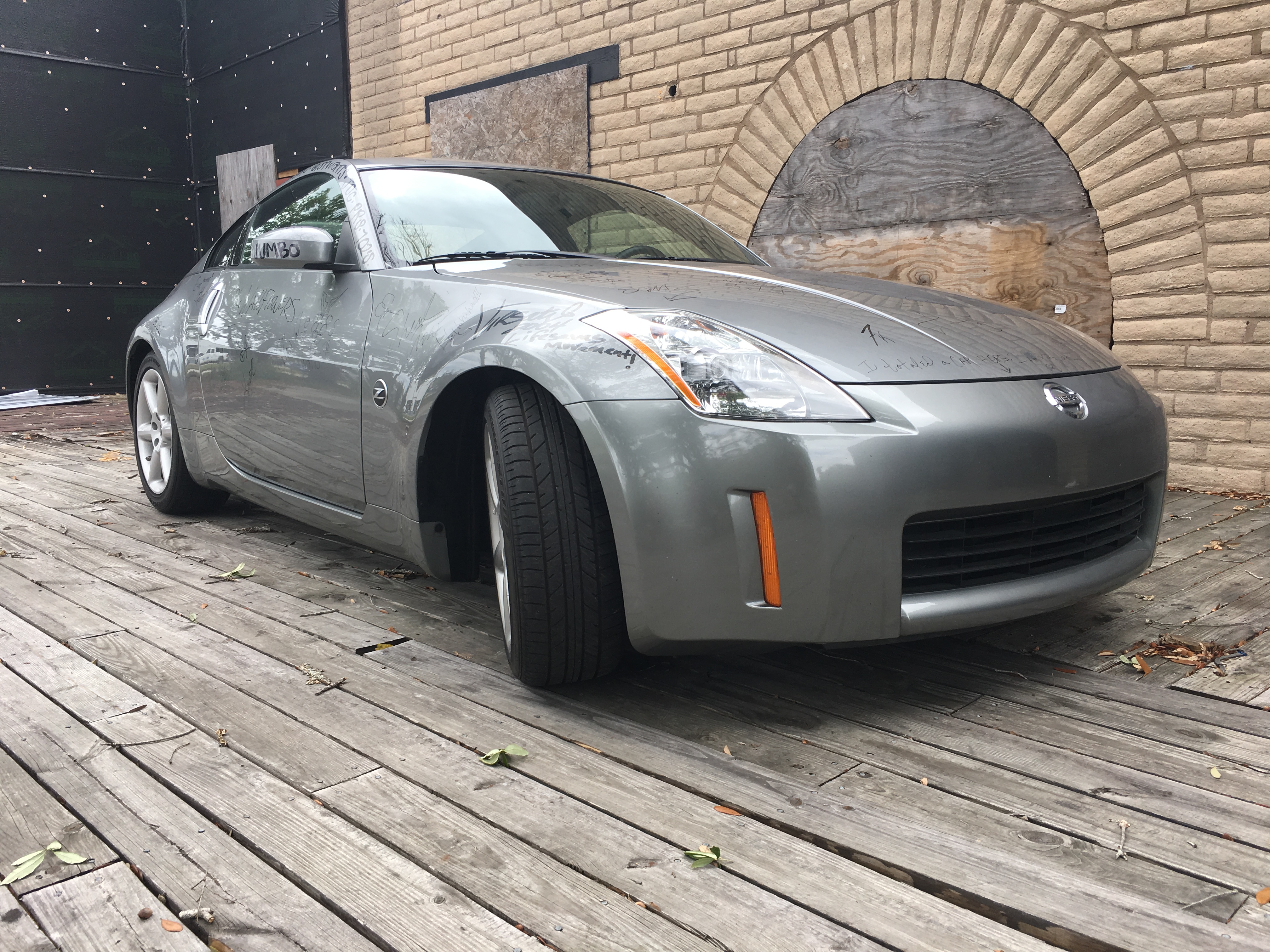 2nd Image of a 2003 NISSAN 350Z