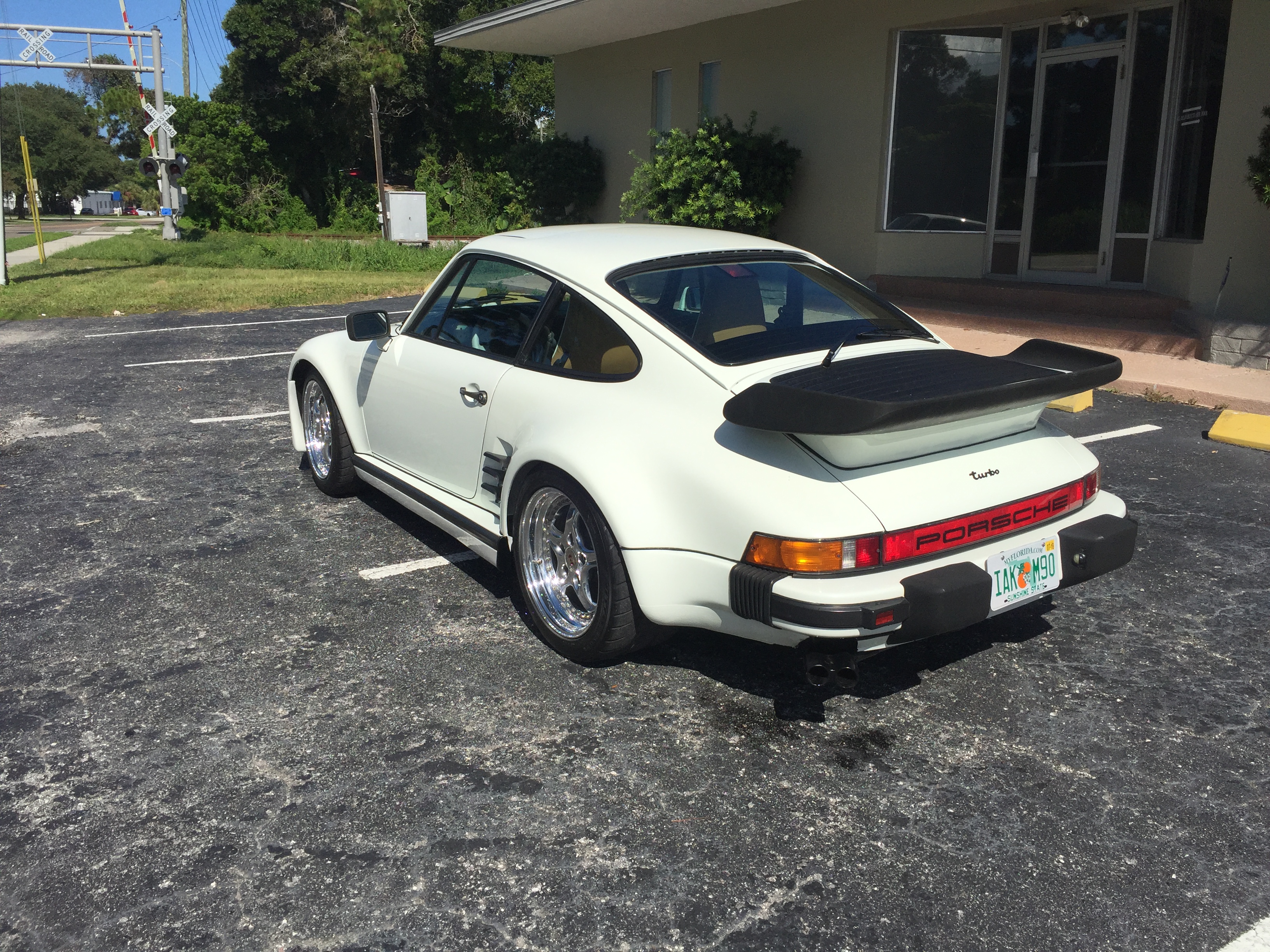 1st Image of a 1987 PORSCHE 930 TURBO