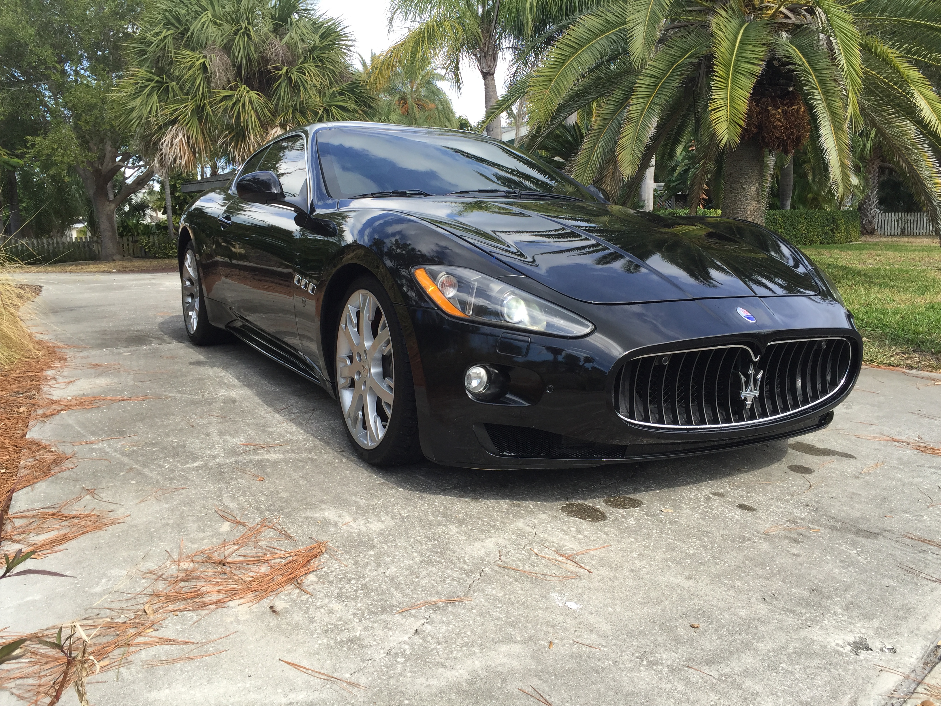 2nd Image of a 2010 MASERATI GRAN TURISMO S