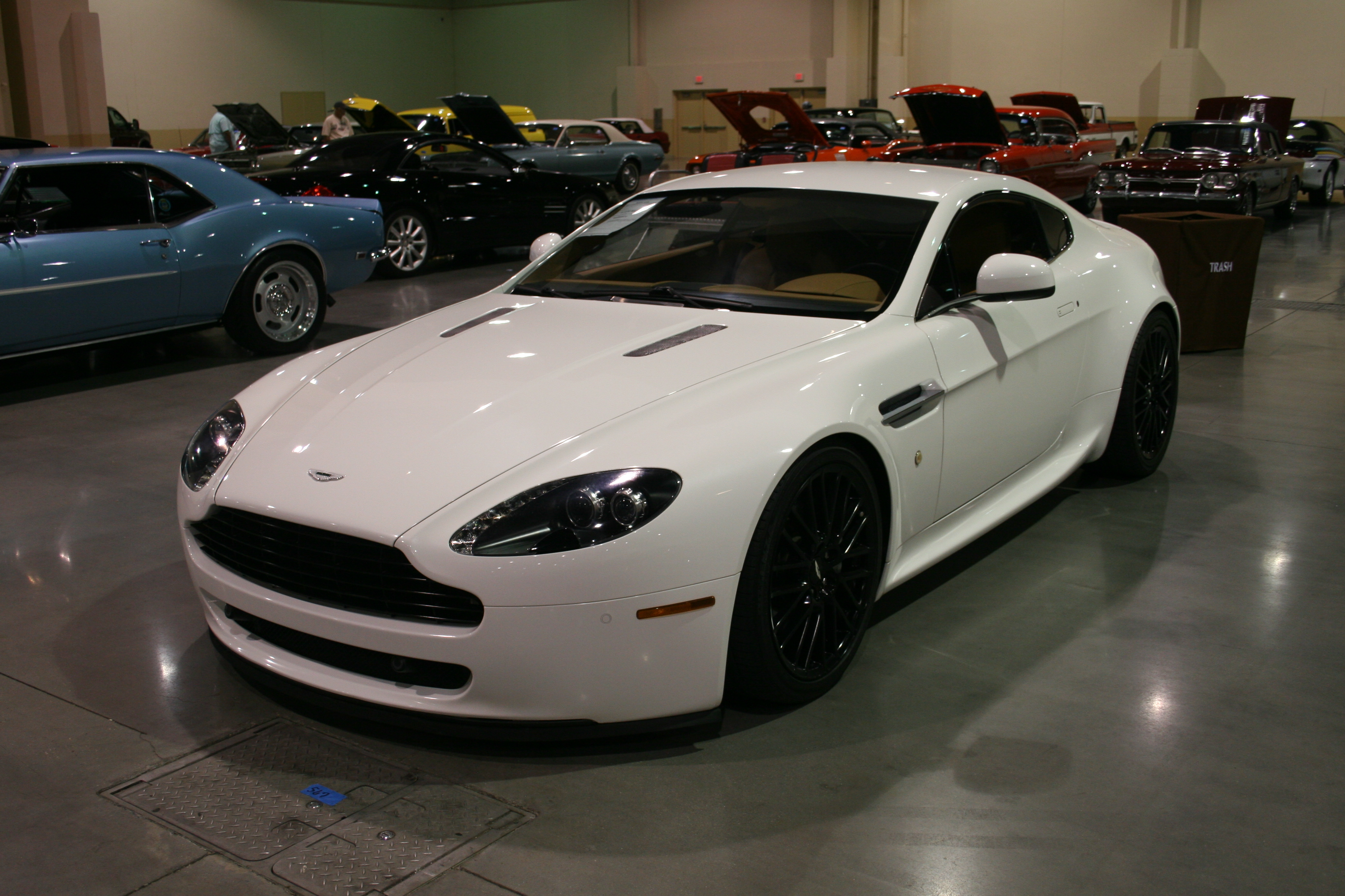 1st Image of a 2011 ASTON MARTIN V8 VANTAGE