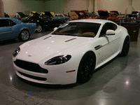 Image 2 of 7 of a 2011 ASTON MARTIN V8 VANTAGE