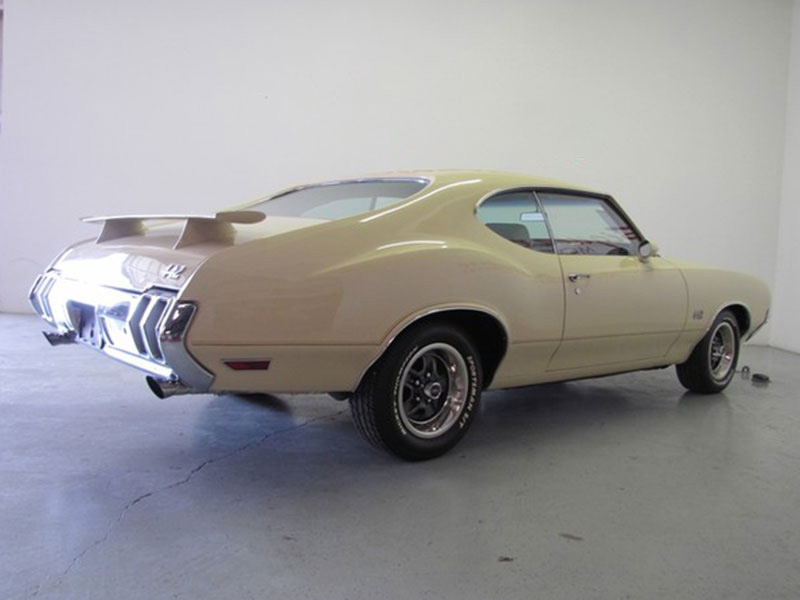 3rd Image of a 1970 OLDSMOBILE 442