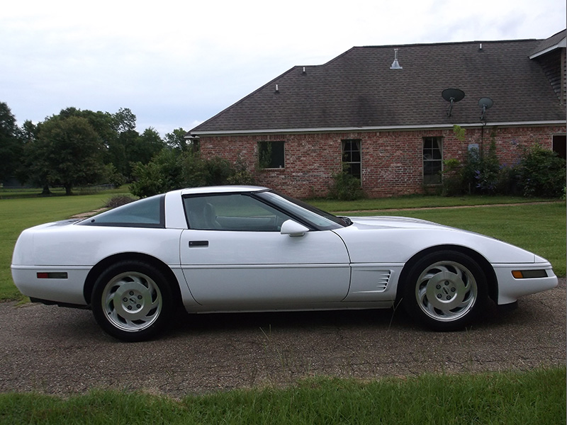 3rd Image of a 1996 CHEVROLET CORVETTE