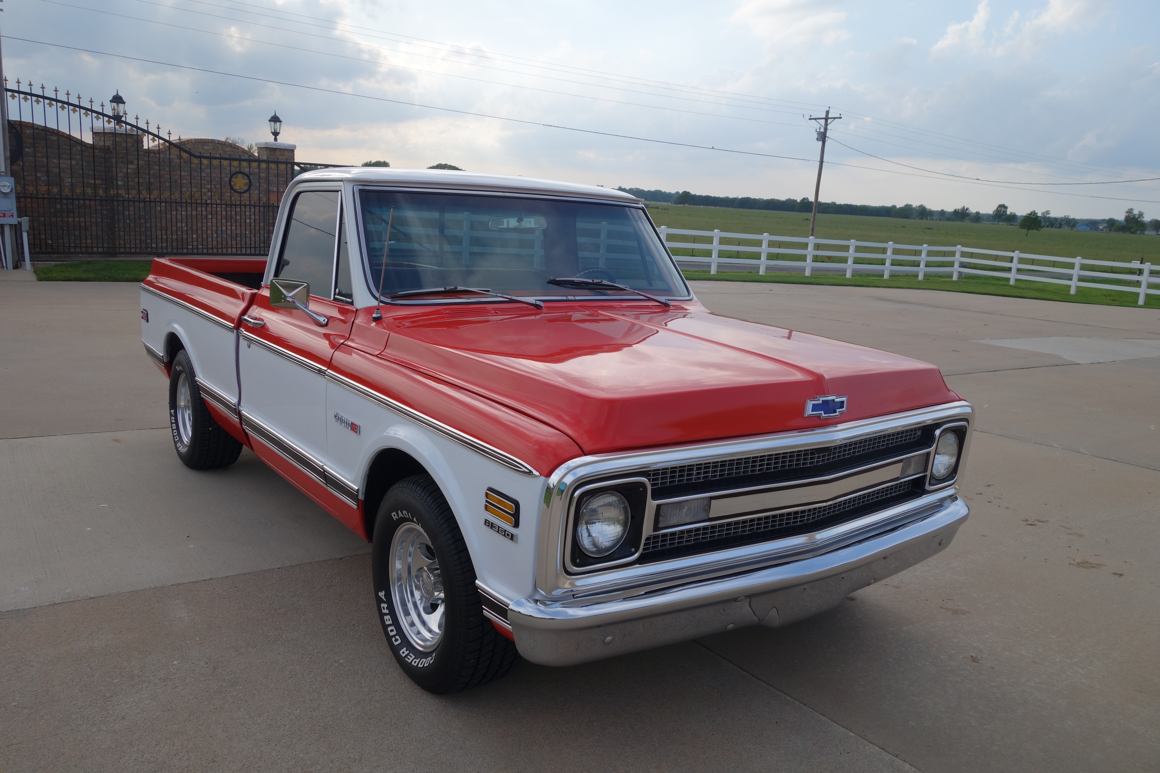 2nd Image of a 1970 CHEVROLET C10