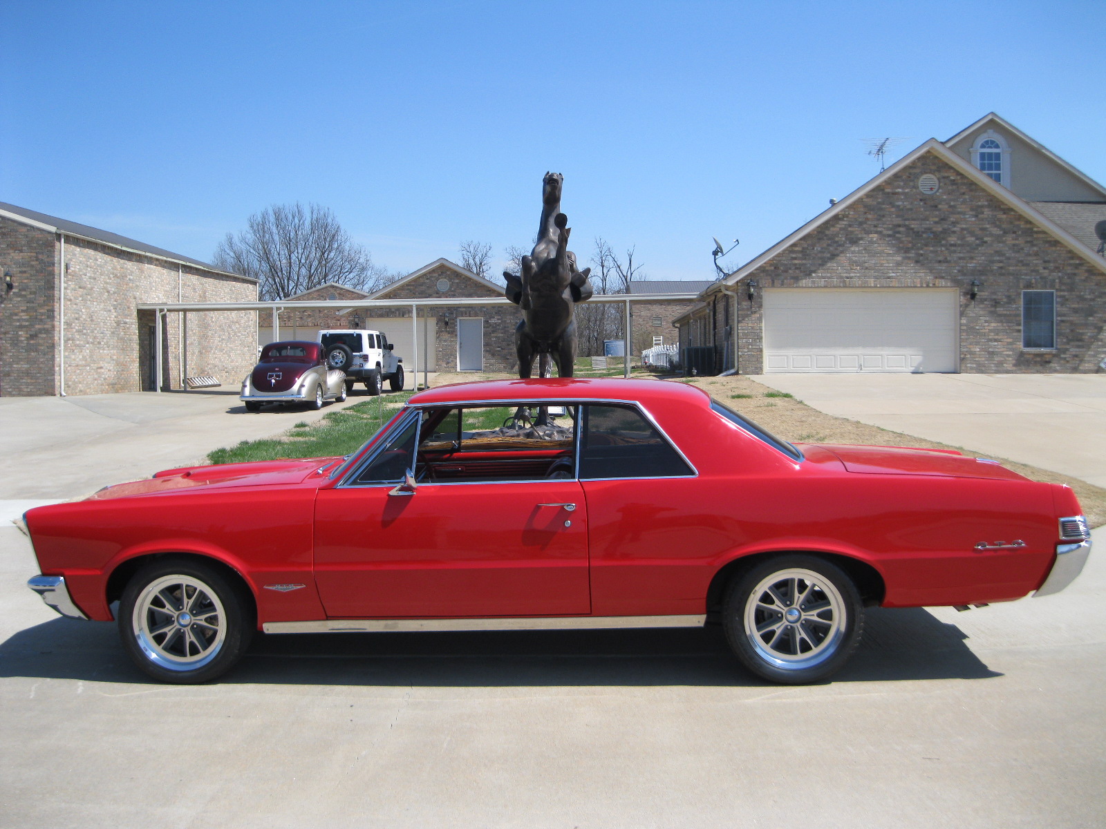 2nd Image of a 1965 PONTIAC GTO