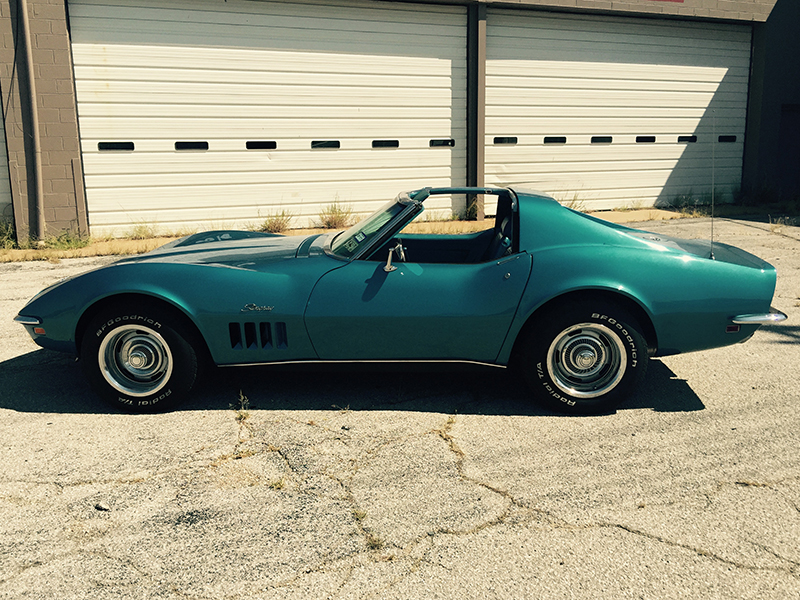 2nd Image of a 1969 CHEVROLET CORVETTE