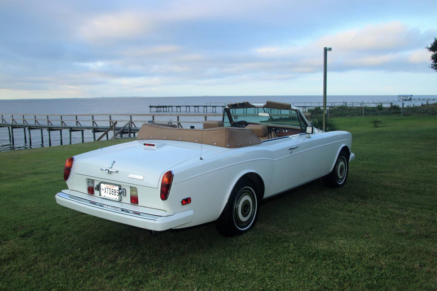 2nd Image of a 1987 ROLLS ROYCE CORNICHE II