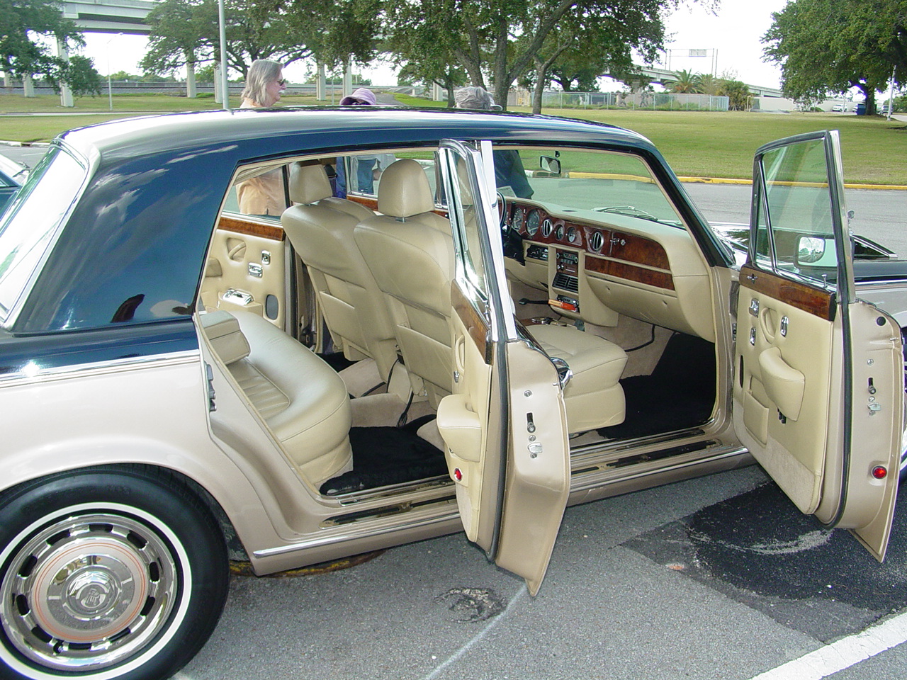 1st Image of a 1977 ROLLS ROYCE SILVER SHADOW II